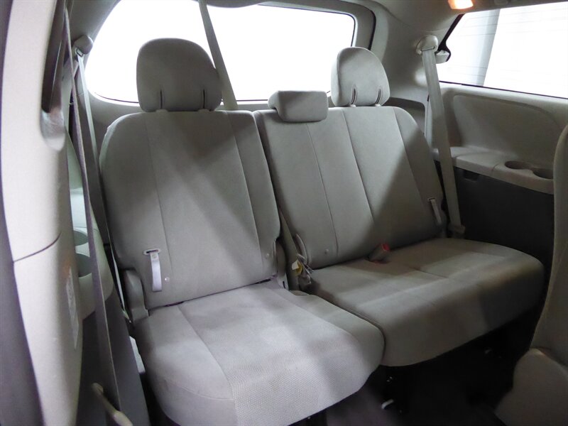 2016 TOYOTA SIENNA - Image 27