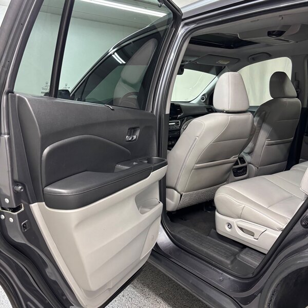 2019 Honda Pilot Touring   - Photo 29 - Downers Grove, IL 60515