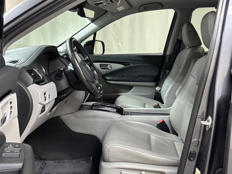 2019 Honda Pilot Touring   - Photo 14 - Downers Grove, IL 60515