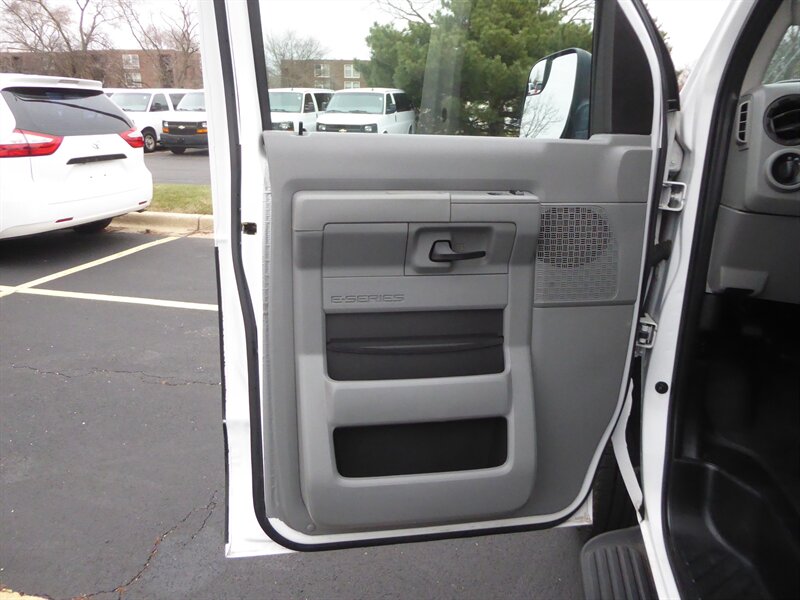 2012 FORD E-350 - Image 19
