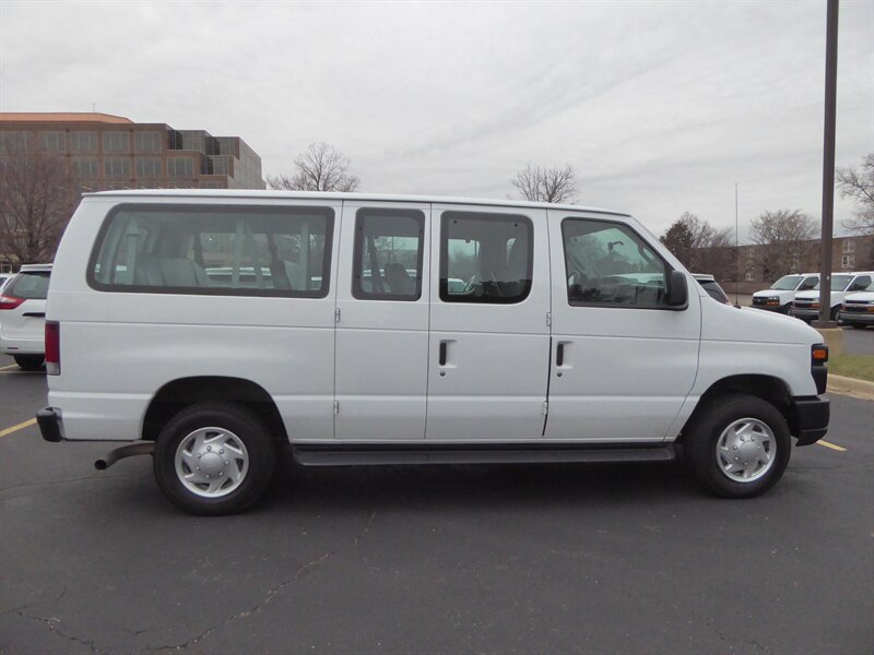 2012 FORD E-350 - Image 8