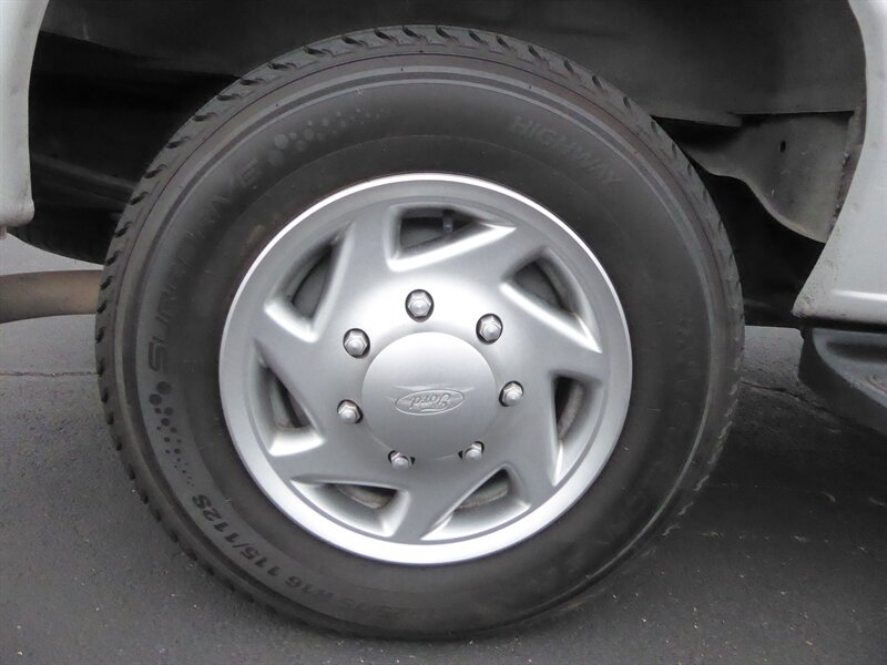 2012 FORD E-350 - Image 28