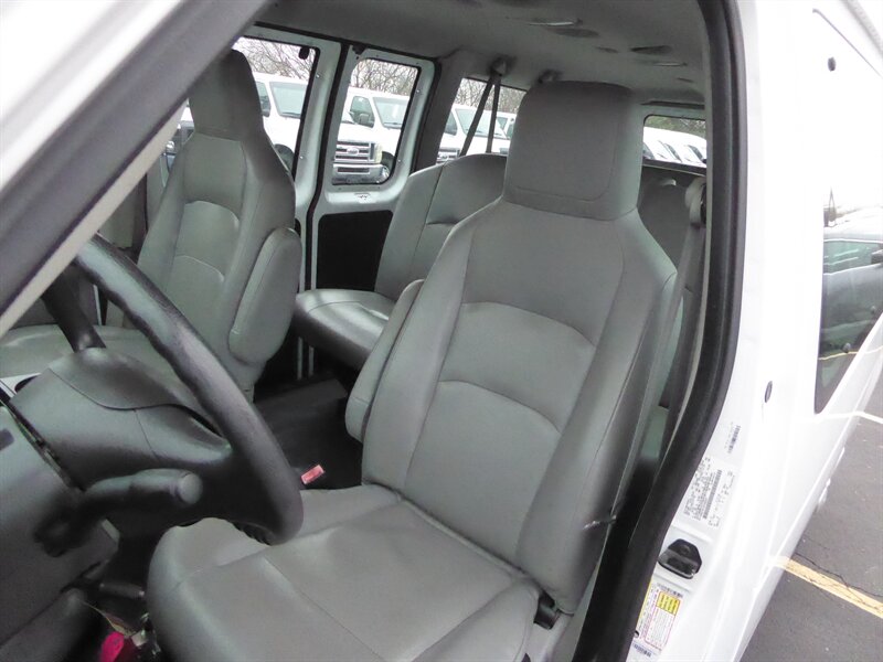 2012 FORD E-350 - Image 17