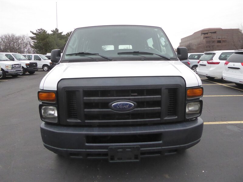2012 FORD E-350 - Image 2