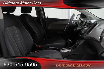 2015 Chevrolet Sonic LT Auto   - Photo 19 - Downers Grove, IL 60515