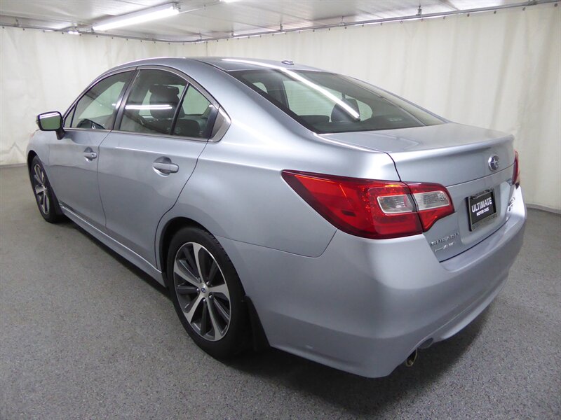 2015 Subaru Legacy 3.6R Limited photo 4
