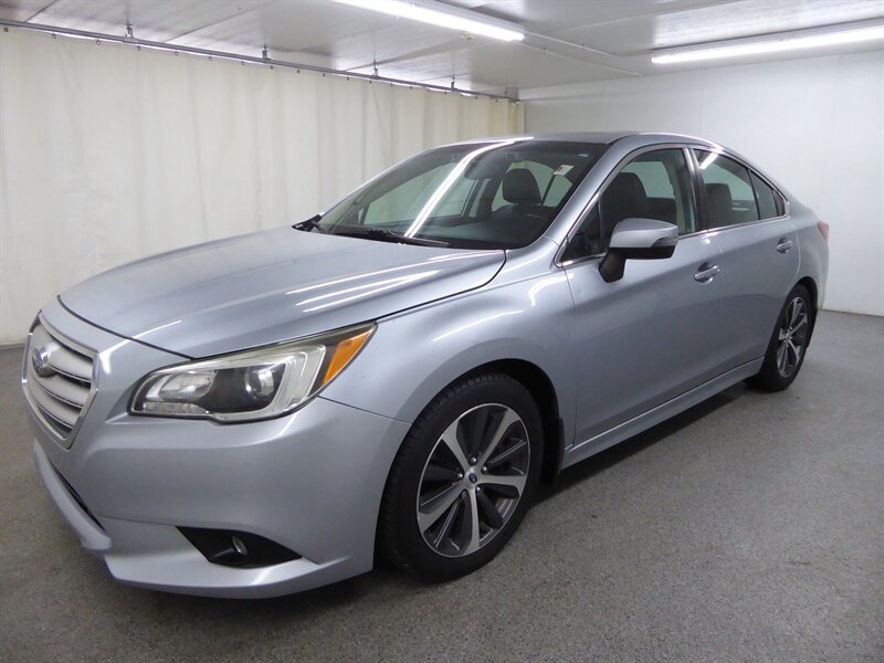 2015 Subaru Legacy 3.6R Limited photo 2