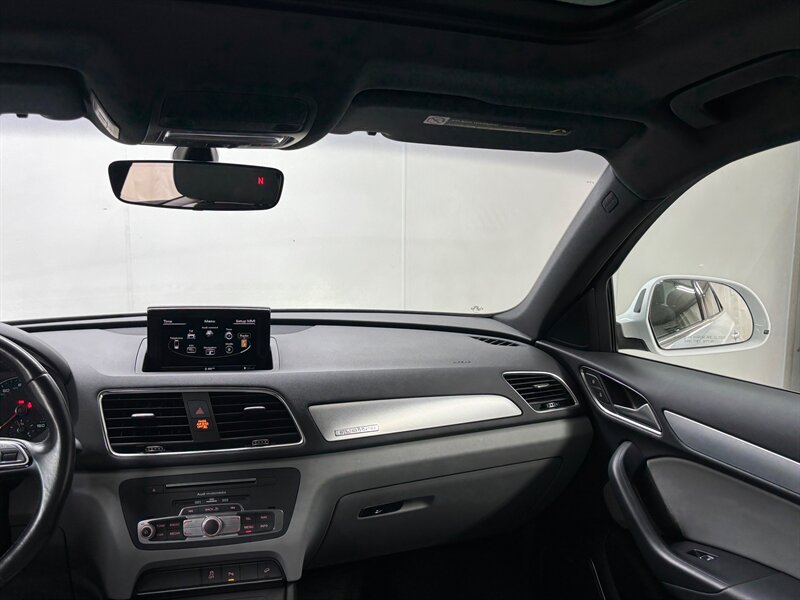 2017 Audi Q3 2.0T quattro Prestige   - Photo 18 - Downers Grove, IL 60515