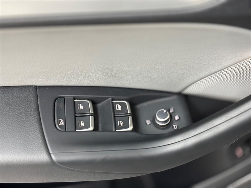 2017 Audi Q3 2.0T quattro Prestige   - Photo 14 - Downers Grove, IL 60515