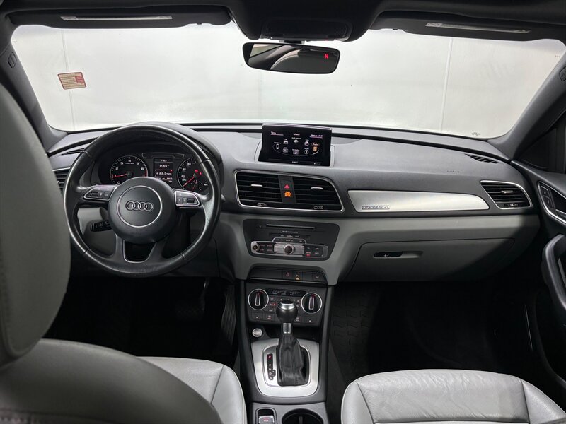 2017 Audi Q3 2.0T quattro Prestige   - Photo 16 - Downers Grove, IL 60515
