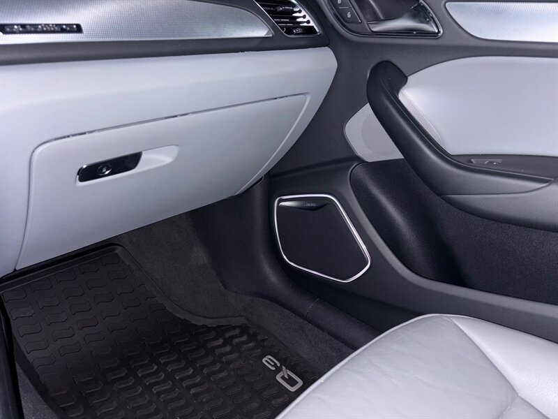 2017 Audi Q3 2.0T quattro Prestige   - Photo 23 - Downers Grove, IL 60515