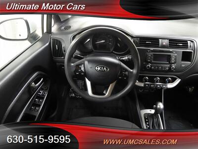 2015 Kia Rio 5-Door LX   - Photo 10 - Downers Grove, IL 60515