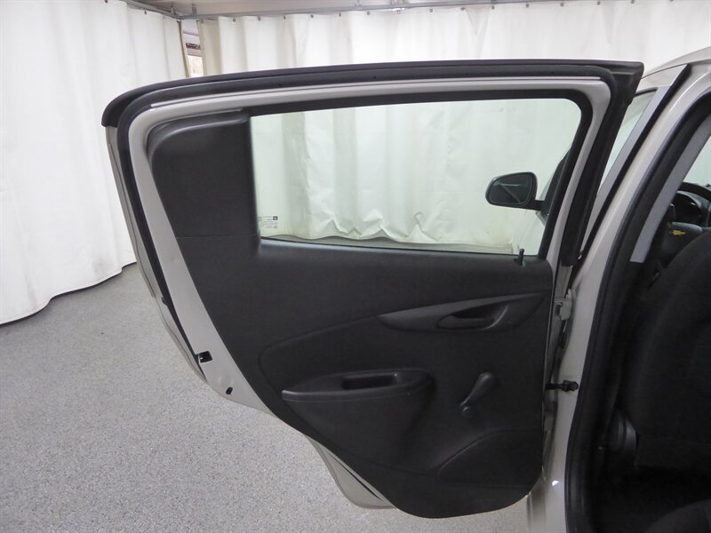 2019 CHEVROLET SPARK - Image 28