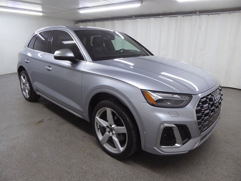 2022 Audi SQ5 Prestige's photo