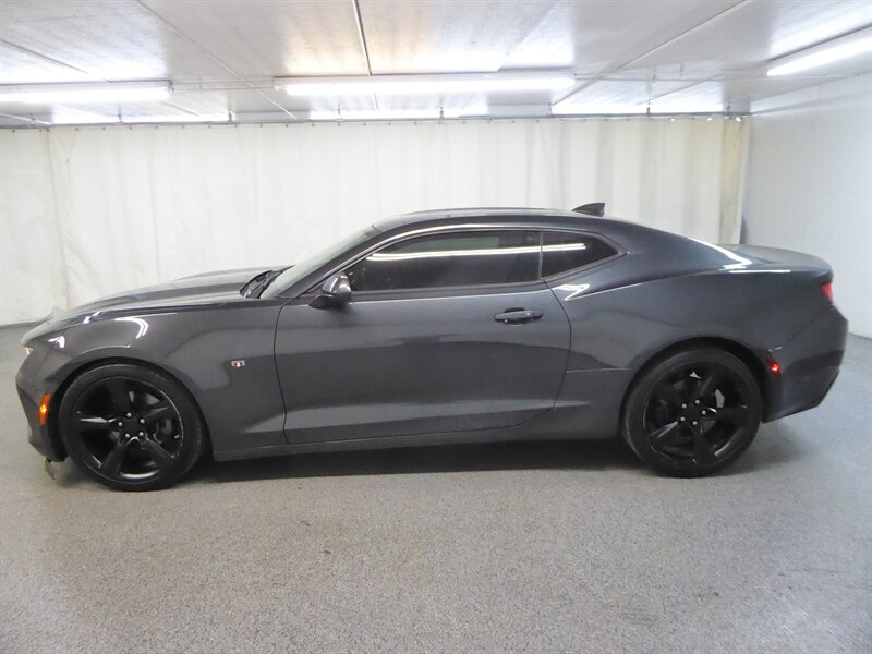 2017 Chevrolet Camaro Coupe photo 4