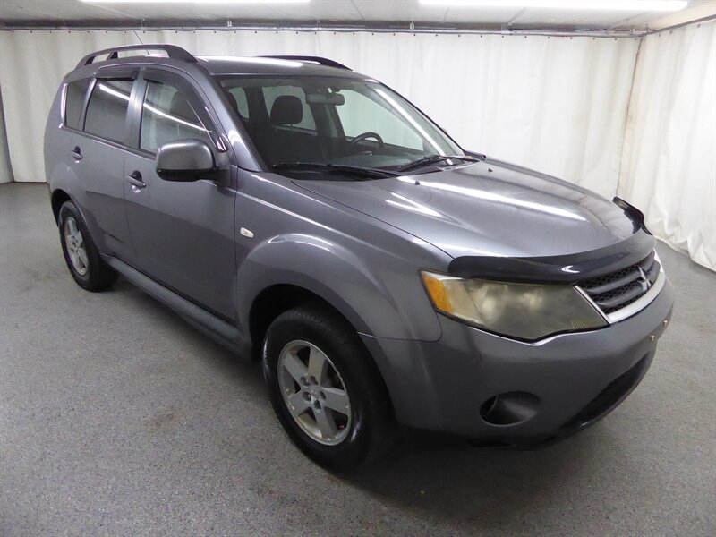 2009 Mitsubishi Outlander ES - Photo 1 - Downers Grove, IL 60515
