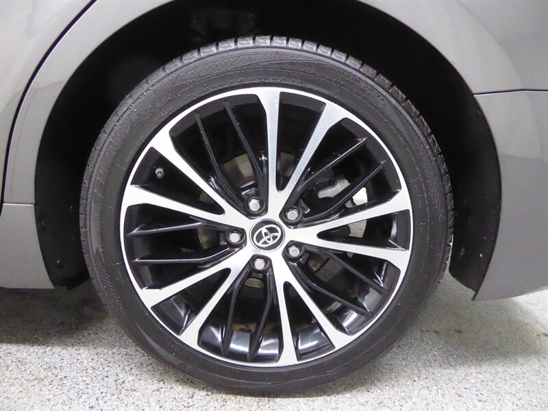2018 TOYOTA CAMRY - Image 32