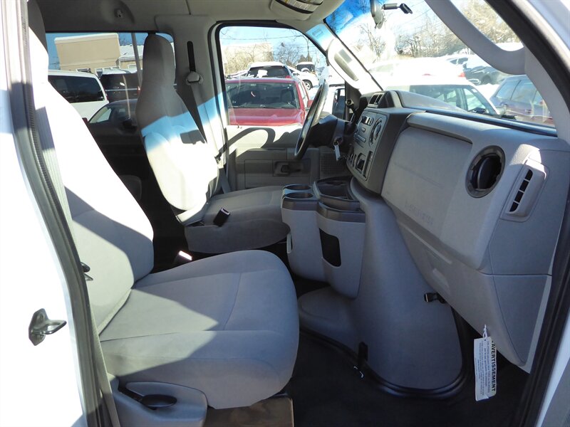 2013 FORD E-350 - Image 19