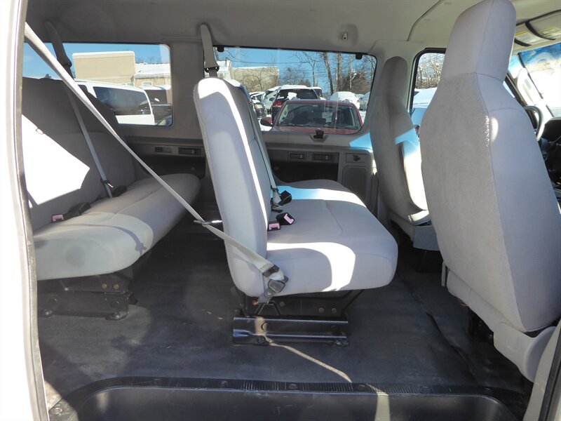 2013 FORD E-350 - Image 22