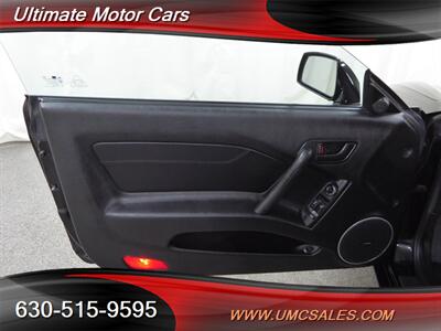 2003 Hyundai Tiburon GT V6   - Photo 19 - Downers Grove, IL 60515