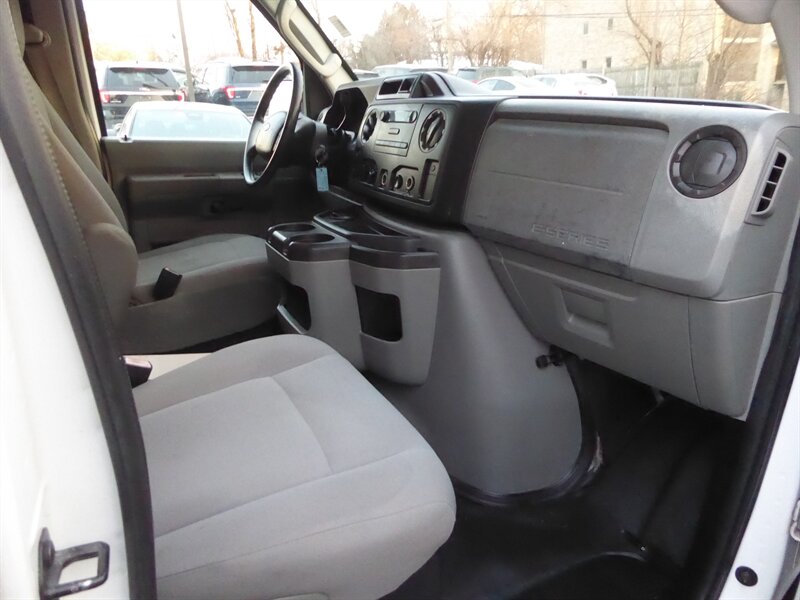 2009 FORD E-350 - Image 19