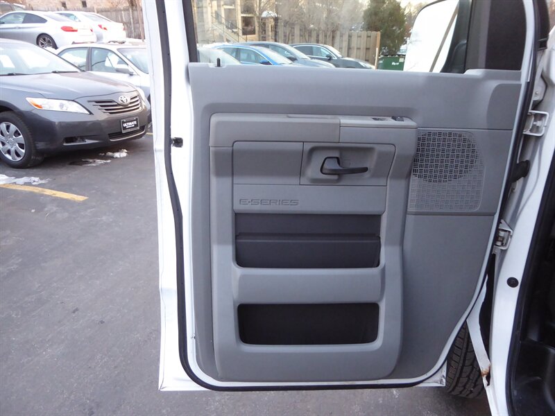 2009 FORD E-350 - Image 18