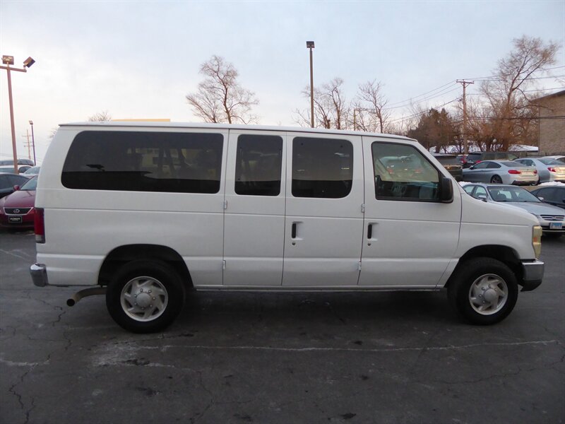2009 FORD E-350 - Image 8