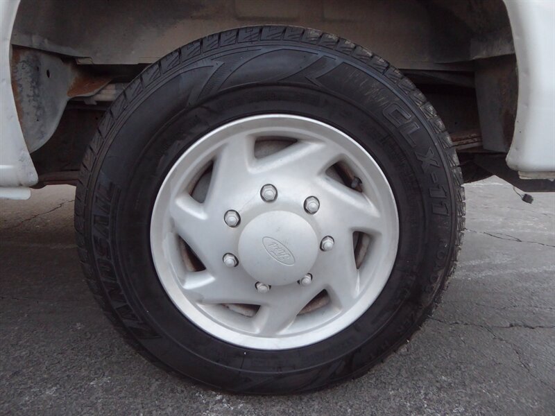 2009 FORD E-350 - Image 26