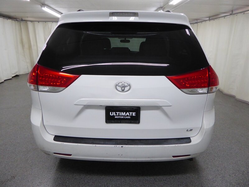 2014 TOYOTA SIENNA - Image 6