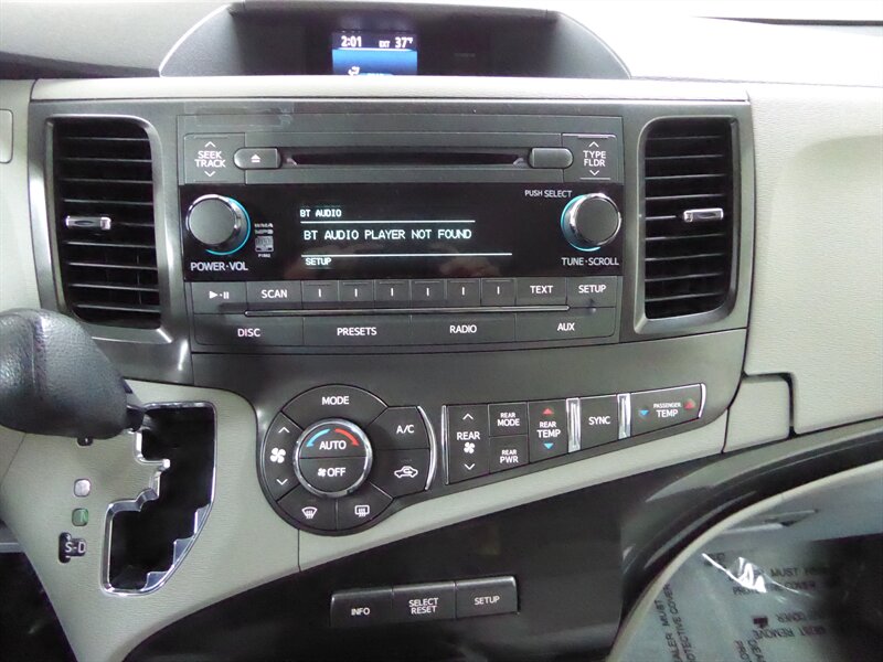 2014 TOYOTA SIENNA - Image 14