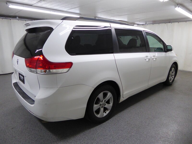 2014 TOYOTA SIENNA - Image 7
