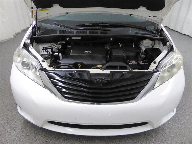 2014 TOYOTA SIENNA - Image 32