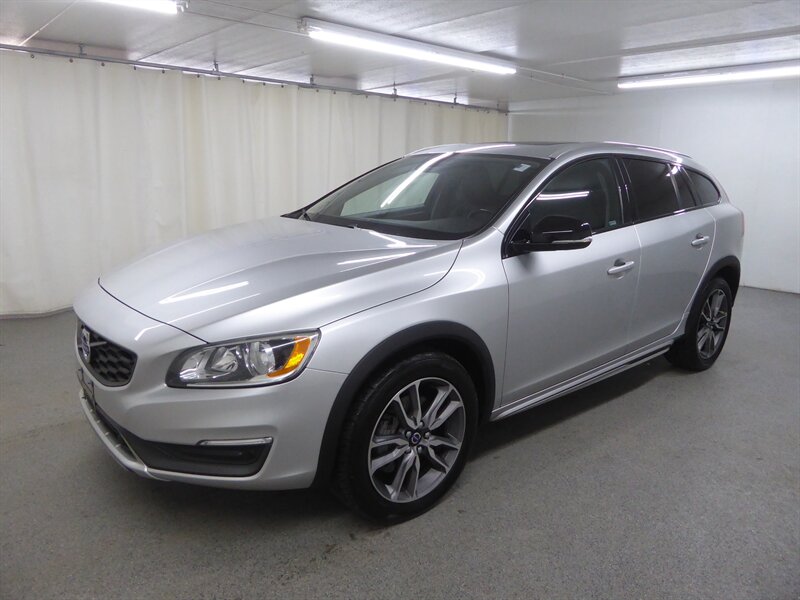 2015 VOLVO V60CC - Image 3