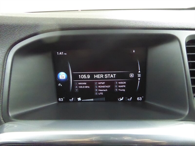 2015 VOLVO V60CC - Image 16