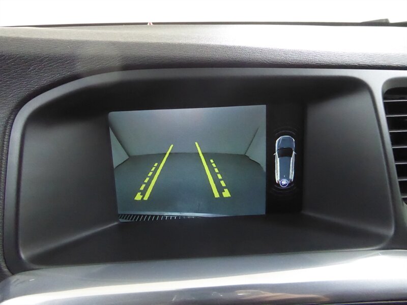 2015 VOLVO V60CC - Image 15