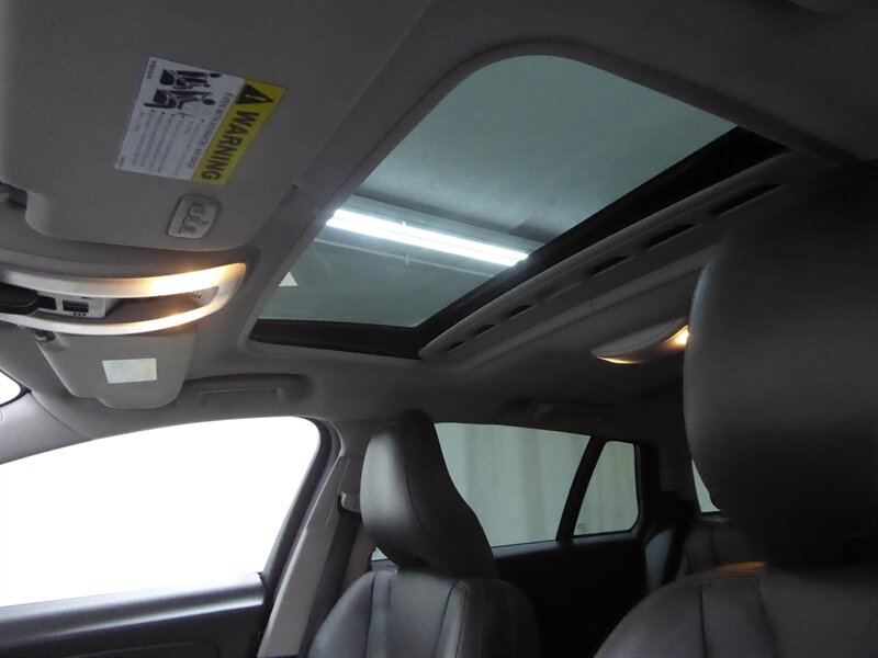 2015 VOLVO V60CC - Image 18