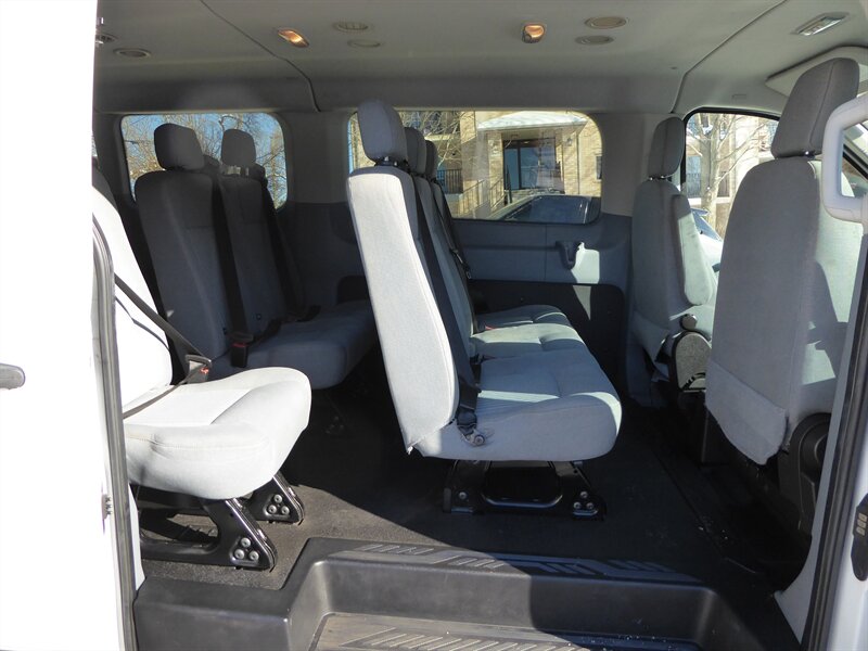 2017 CHEVROLET EXPRESS - Image 24