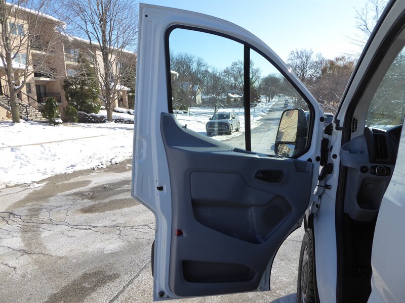 2017 CHEVROLET EXPRESS - Image 17