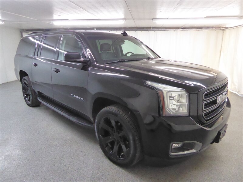 2019 GMC Yukon XL SLT - Photo 1 - Downers Grove, IL 60515