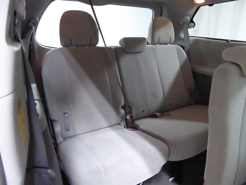 2014 TOYOTA SIENNA - Image 29