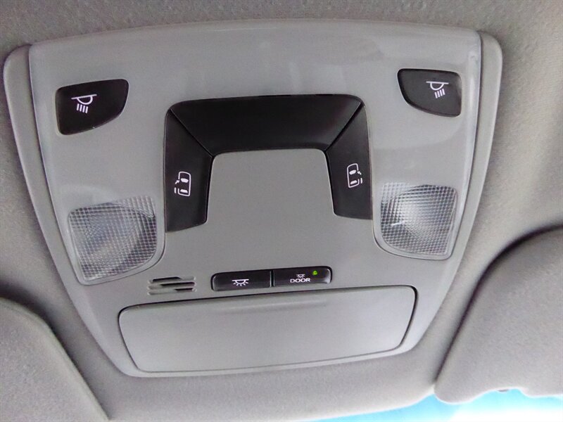 2014 TOYOTA SIENNA - Image 17