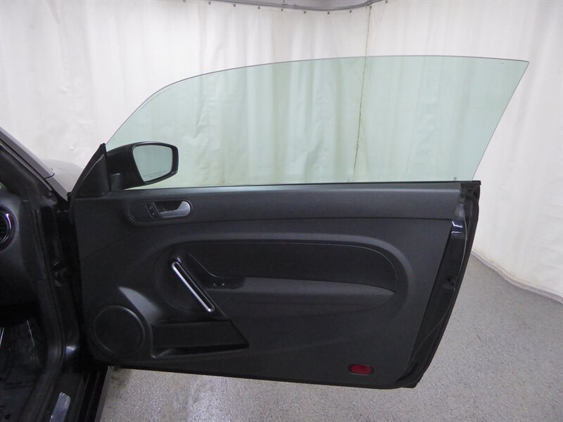 2016 VOLKSWAGEN BEETLE - Image 24