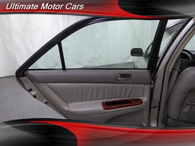 2004 Toyota Camry XLE V6   - Photo 27 - Downers Grove, IL 60515