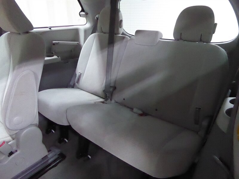 2014 TOYOTA SIENNA - Image 26