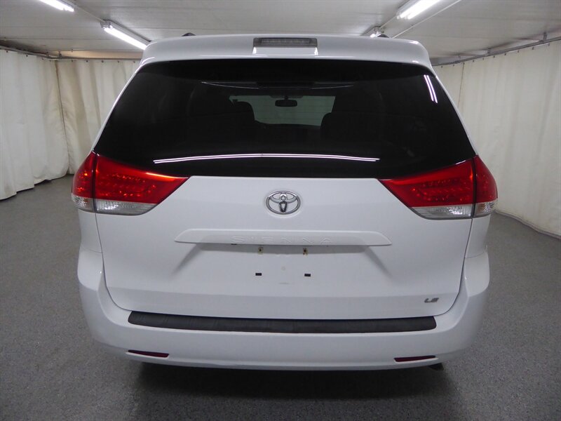2014 TOYOTA SIENNA - Image 6