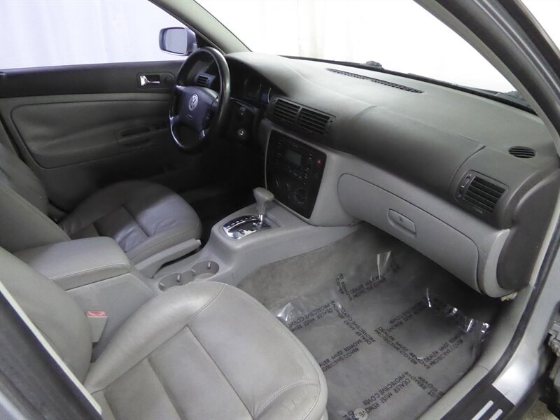 2003 VOLKSWAGEN PASSAT - Image 21