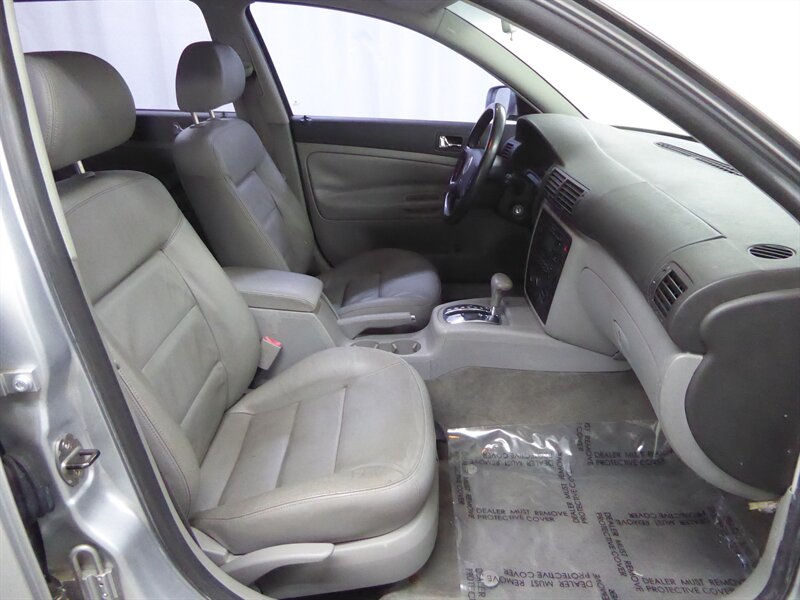 2003 VOLKSWAGEN PASSAT - Image 23