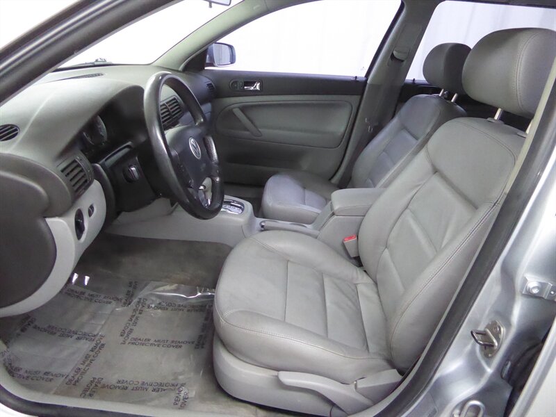 2003 VOLKSWAGEN PASSAT - Image 19