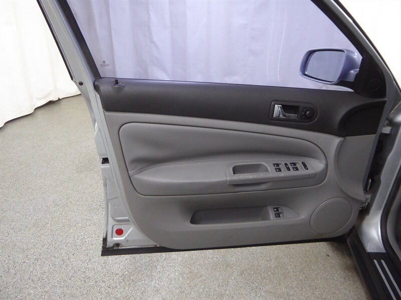 2003 VOLKSWAGEN PASSAT - Image 20