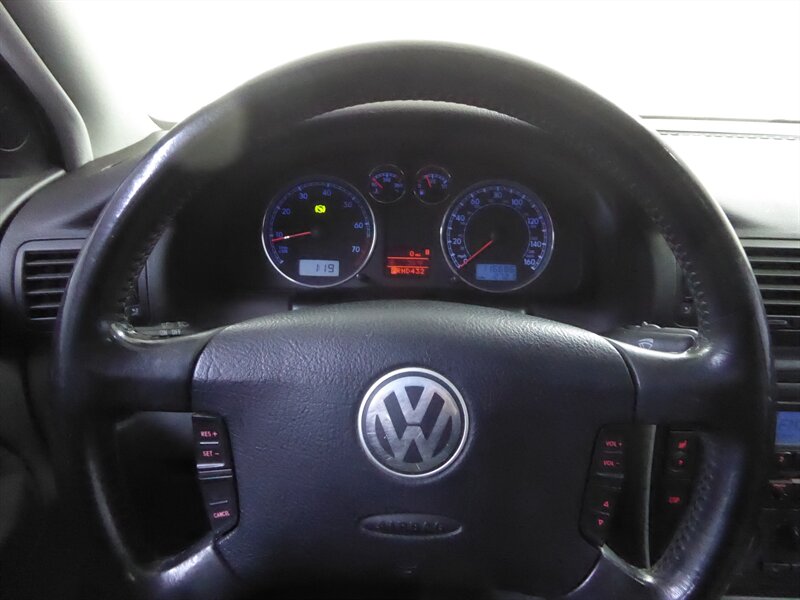 2003 VOLKSWAGEN PASSAT - Image 11